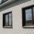 Pantele exterioare cu propriile lor mâini (extern) Pantele exterioare cu propriile lor mâini