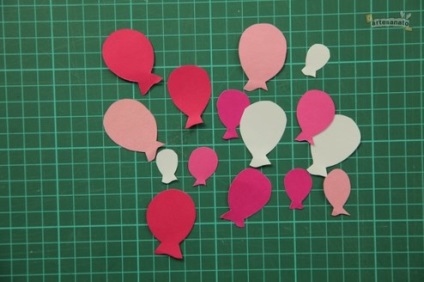 Un bile 3d cu mâinile lor (carte cu bile mâinile 3D. Concept pentru creativitate.) Un bile 3d cu mâinile