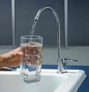 Clor în apa de la robinet (apă) Clor în apa de la robinet