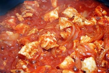 Paste cu file de pui in sos de tomate (tomate) Paste cu file de pui in sos de tomate