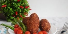 cookie-uri în formă de triunghiuri pe gaz, ciuperci, nuci (gaz) cookie-uri în formă de triunghiuri pe gaz, ciuperci, nuci