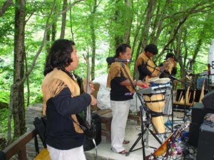 Grup de peruvian Român-- Karal Inka (Islanda) Grup de peruvian Român-- Karal Inka