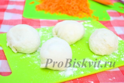 Plăcinte și morcovi în rețetă cuptor cu pas cu pas fotografii (prăjituri drojdie) Plăcinte și morcovi în rețetă cuptor cu pas cu pas fotografii