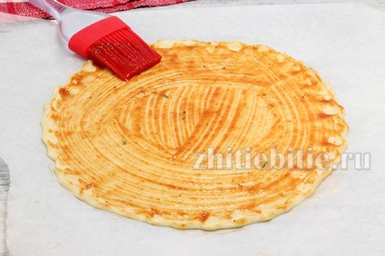 Pizza cu carne de pui, roșii și brânză rețetă cu fotografie (pizza cu carne de pui) Pizza cu carne de pui, roșii și brânză rețetă cu o fotografie