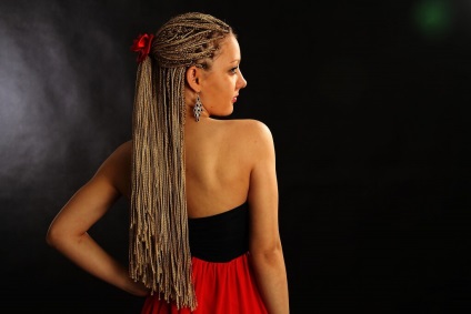 Weave afrokosichek - un popular serviciu de salon de păr în timpul verii (fotografii) Weave afrokosichek - un popular serviciu salon de coafură, în vara