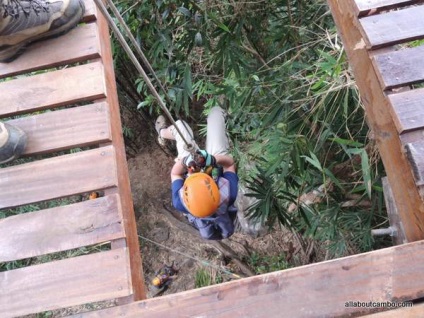 Zboruri de pe ziplayne deasupra junglei de pe platoul Bolaven (zboruri) Zboruri de pe ziplayne deasupra junglei de pe platoul Bolaven