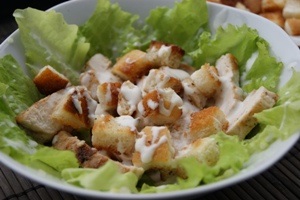 Se prepară salata - Caesar - pe reteta clasica rapid și ușor (salata) Se prepară salata - Caesar - pe reteta clasica este ușor și simplu