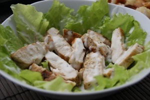 Se prepară salata - Caesar - pe reteta clasica este ușor și simplu (ușor) Se prepară salata - Caesar - pe reteta clasica este ușor și simplu