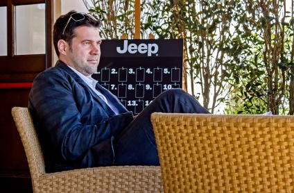 Obișnuiți la neobișnuit de crossover Jeep cherokee (Jeep Cherokee) Obisnuieste-te la neobișnuit crossover de jeep cherokee