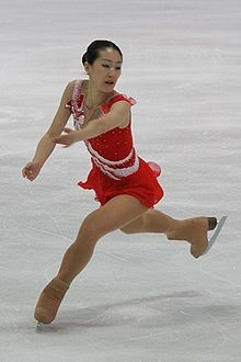 Figura patinaj salturi - aceasta (muchiile exterioare se realizează) Figura patinaj salturi - ea