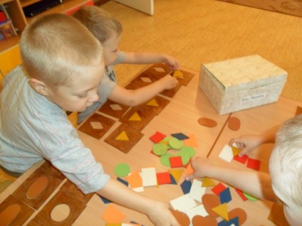 Cadre și inserturile Montessori „(pentru profesori) Cadre și inserturile Montessori