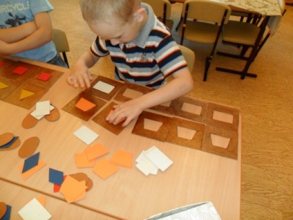 Cadre și inserturile Montessori „(jocuri pentru copii preșcolari) Cadre și inserturile Montessori