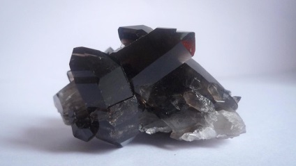 Rauchtopaz sau cuart fumuriu (fum) Rauchtopaz sau cuart fumuriu