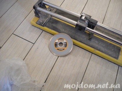 baie renovată, cu mâinile lor (lor) baie renovată, cu mâinile lor