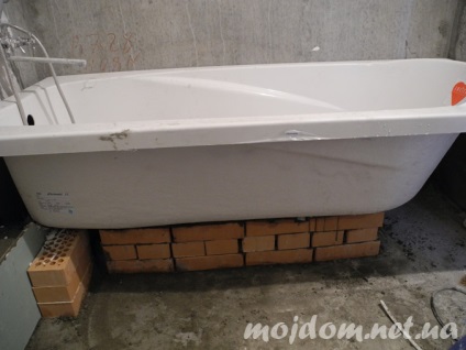 baie renovată, cu mâinile lor (reparații) baie renovată, cu mâinile lor