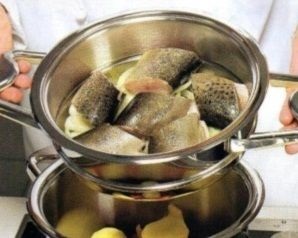 Pește într-un cazan dublu (steamer) Pește într-un cazan dublu