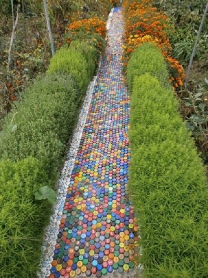 Cărări de grădină din sticle de plastic cu propriile lor mâini (grădină) Cărări de grădină din sticle de plastic cu propriile lor mâini