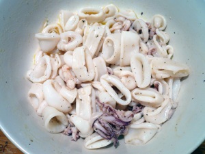 Salata de calmari cu castraveți și tomate (castravete) salata Squid cu castraveti si rosii