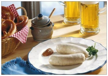 Cele mai populare cârnații din Germania (carne de porc tocată de vițel) Cele mai populare cârnații din Germania