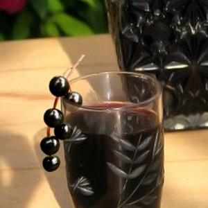 Moonshine pe decât în prezent (în funcție de preferințele personale) Moonshine decât să insiste asupra