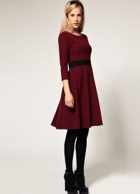 Din ceea ce sa poarte rochie burgundy (Burgundy) Din ceea ce sa poarte rochie visiniu
