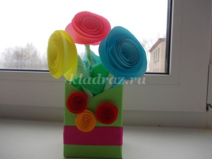 Spirala a crescut cu mâinile sale (în spirală) Spirala a crescut cu mâinile