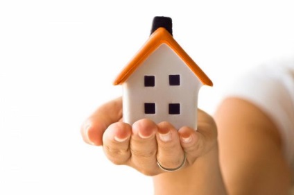 Ar trebui sa cumpar o casa (in picioare) Ar trebui să cumpăr o casă