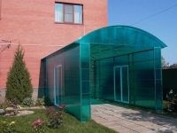 Construcția unui pridvor din policarbonat închis, prispa din policarbonat cu tehnologie asieta (pridvor) Construcția unui pridvor din policarbonat inchis, finisaje pridvor tehnologie cu policarbonat