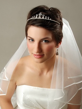 Coafuri de mireasa cu păr diadema de lungimi diferite (nunta) Coafuri de mireasa cu parul diadema de lungimi diferite