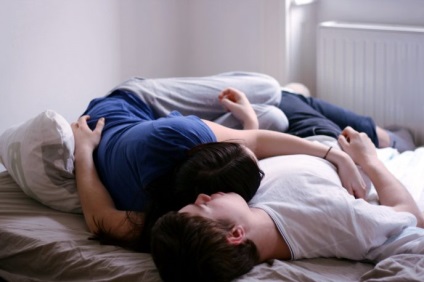 femeie căsătorită gratuit spus cum să trăiască împreună cu soțul ei și doi bărbați (vii) femeie căsătorită gratuit spus cum să trăiască împreună cu soțul ei și doi bărbați