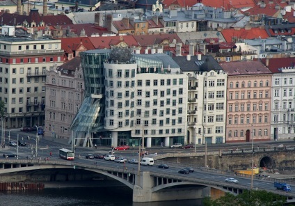 Dancing House (Tančící dům) (Dancing House) Dancing House (Tančící dům)