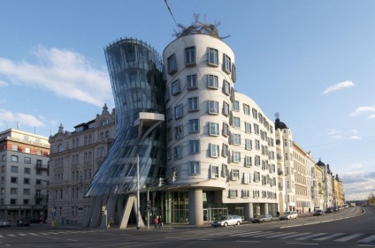 Dancing House (dům Tančící) (praga) Dancing House (Tančící dům)