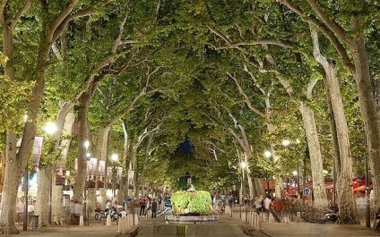 Top 10 cele mai bune locuri în locuri mai frumoase si interesante Provence (locuri) Top 10 cele mai bune locuri în cele mai frumoase locuri si interesante Provence