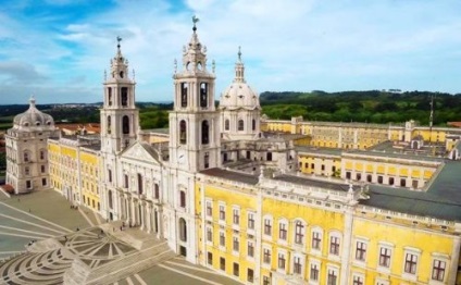 Top 25 cele mai mari palate din lume (Palatul are o suprafata) Top 25 cele mai mari palate din lume