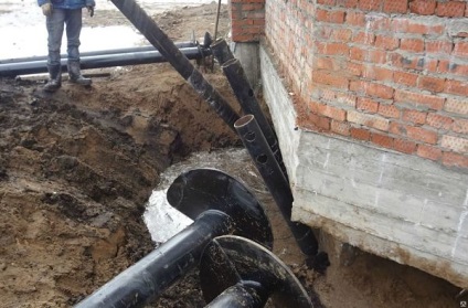 Consolidarea casei privat, cu propriile sale mâini fundație (foto și video) (Fundația chasnoe pentru casă și cum să-l întărească cu mâinile cauzează distrugerea recomandării) Consolidarea casei privat, cu propriile sale mâini fundație (foto și video)