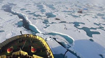În Kazan, pentru predarea pliante arestat sediul voluntar Alekseya Navalnogo - Kommersant Kazan (arestat) În Kazan, pentru predarea pliante arestat sediul voluntar Alekseya Navalnogo - Kommersant Kazan