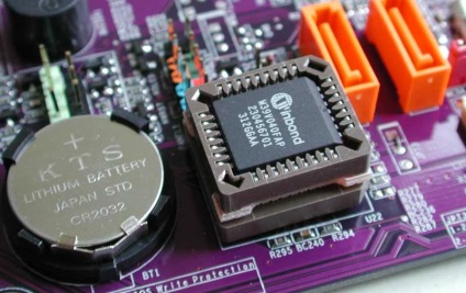 Bootarea de pe unitatea USB în BIOS-ul (meniul BIOS este necesar) Bootarea de pe unitatea USB în BIOS
