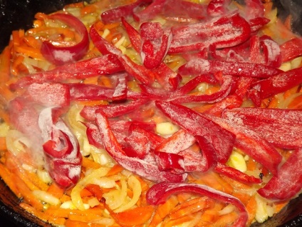 Friptură de pui cu legume, numai oriental (pui) friptură de pui cu legume numai în Est