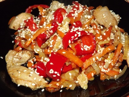 Friptură de pui cu legume, numai oriental (pui) friptură de pui cu legume numai în Est