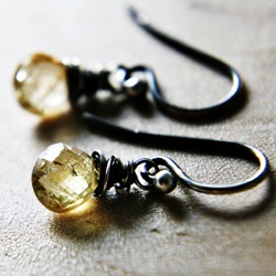 Proprietățile Yellow topaz și caracteristici (proprietăți) Proprietățile topaz Galben și caracteristici