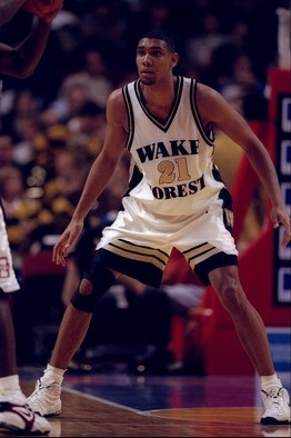 Biografie Tim Duncan - Totul despre baschet (dolari) Biografie Tim Duncan - Totul despre baschet