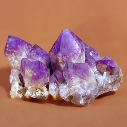 Ce este proprietăți de cuarț minerale, caracteristici chimice, soiuri și aplicarea acesteia, dvs. (minerale.) Ce este proprietăți de cuarț minerale, caracteristici chimice, soiuri și aplicarea acesteia, dvs.