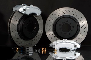 Diagnosticare si reparare a sistemului de frânare, o mașină - Fast and Furious-cars (frânare) Diagnosticare si reparare a sistemului de frânare, o mașină - Fast and Furious-masini