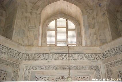 Două fețe ale Taj Mahal () Două părți ale Taj Mahal