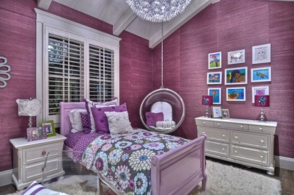 Pendulând în fotografiile interioare ale apartamentului, agățat leagăn, leagăn (suspensie) Pendulând în fotografiile interioare ale apartamentului, agățat leagăne, Teeter