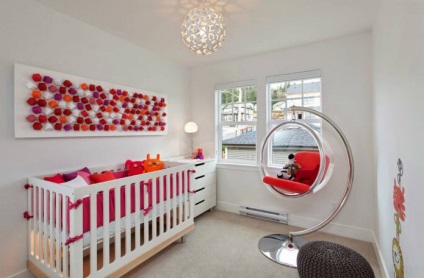 Pendulând în fotografiile interioare ale apartamentului, agățat leagăn, leagăn pentru copii (leagăn) Pendulând în fotografiile interioare ale apartamentului, agățat leagăne, Teeter