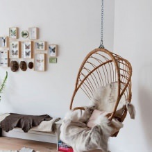 Pendulând în fotografiile interioare ale apartamentului, agățat leagăn, leagăn pentru copii (leagăn) Pendulând în fotografiile interioare ale apartamentului, agățat leagăne, Teeter