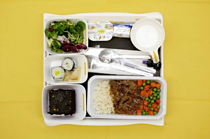 Cum să se pregătească alimente la bord - știri în imagini (bilete de avion clasa business servit) Cum să se pregătească alimente la bord - știri în imagini