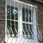 bare metalice la ferestre (23 poze) alege frumos și în condiții de siguranță (zăbrele) bare metalice la ferestre (23 poze) alege frumos și în condiții de siguranță