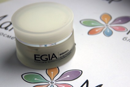 Review-uri Egia - makeit-up - comentarii de produse cosmetice (makeit-up) Review-uri Egia - makeit-up - despre cosmetice comentarii